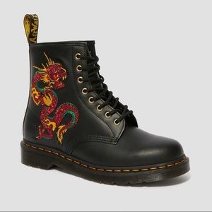 Dr martens leather dragon embriodery 1460 boots